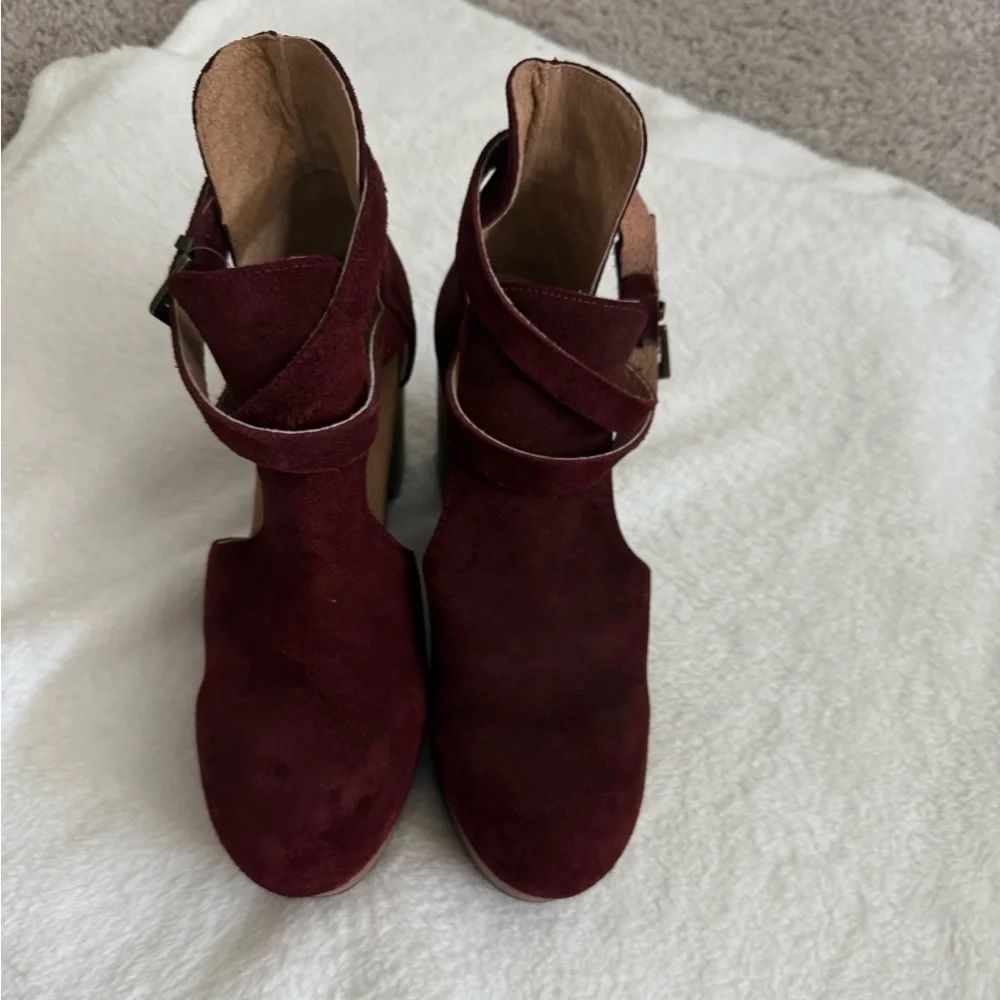 Free People Ceder Clogs in Maroon
